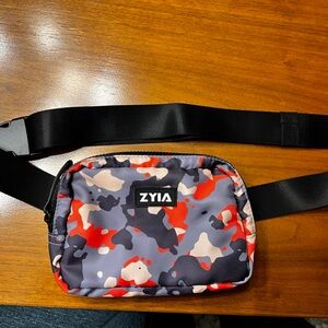 ZYIA Cross body bag / Fanny pack - like New condition!